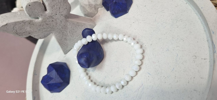 دستبند سنگ کریستال سفید کشی