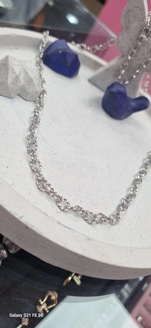گردنبند استیل نقره ای رو مانتویی