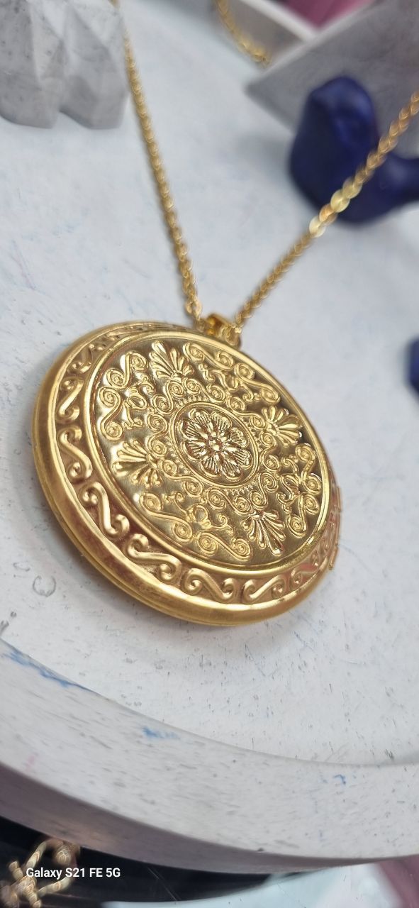 گردنبند استیل طلایی لاکت بزرگ جای گذاشتن عکس