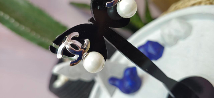 گوشواره استیل نقره ای چنل اویز مروارید