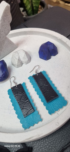 گوشواره چرم با اویز استیل