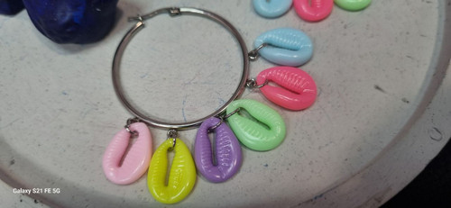 گوشواره حلقه بزرگ صدف رنگی