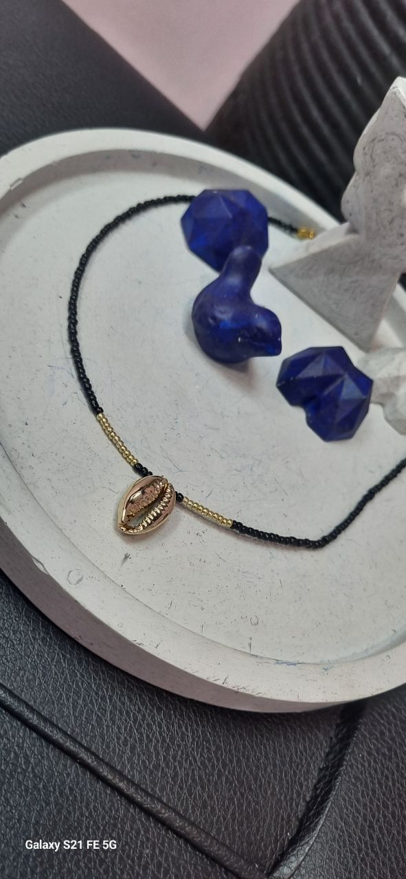 گردنبند چوکر منجق و صدف طلایی