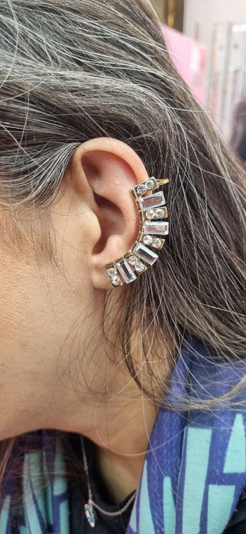 ایرکاف گوش فقط نیاز به یک سوراخ گوش دارد