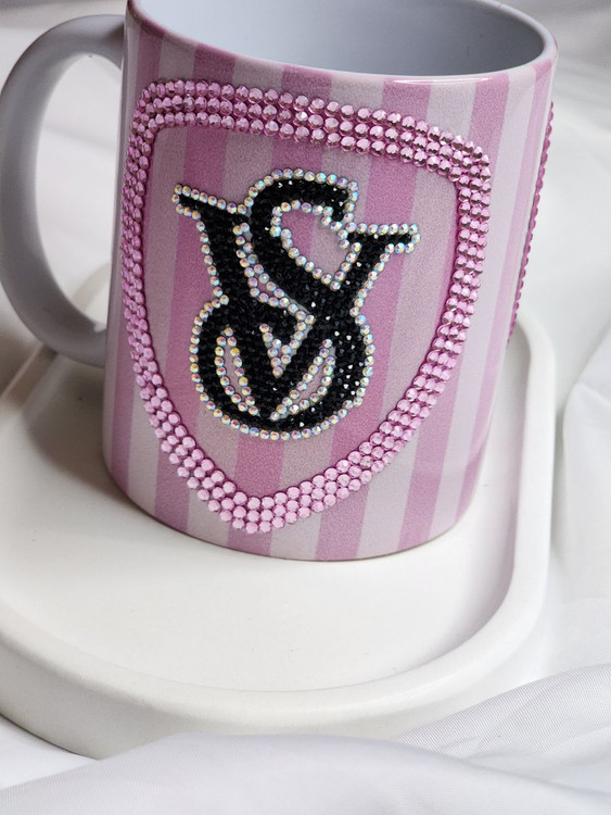 ماگ ویکتوریا سکرت کاستوم شده نگین دار