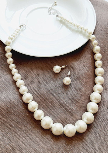 گردنبند مروارید سفید