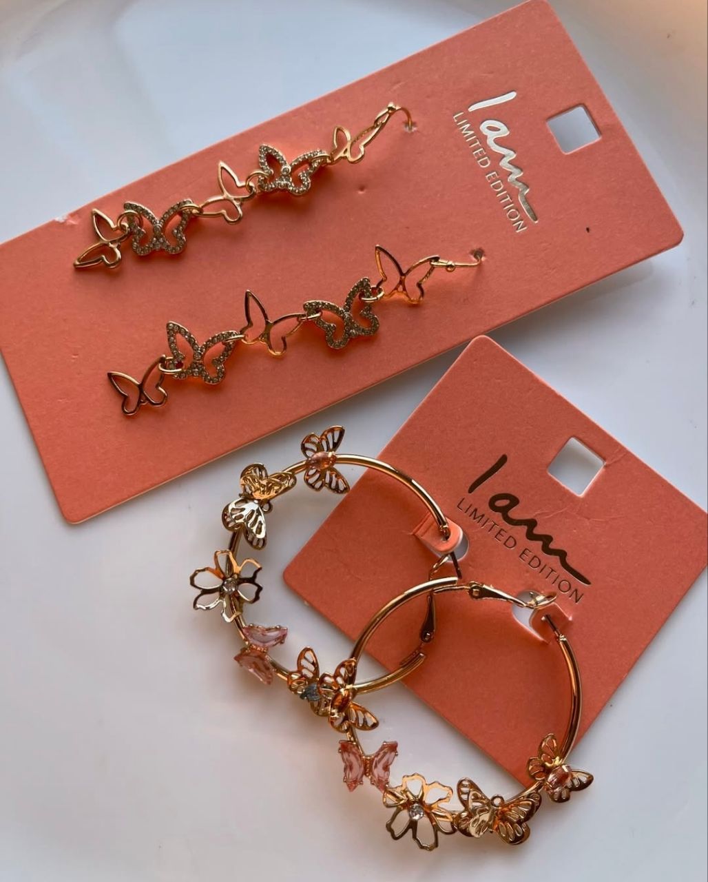 گوشواره حلقه ای پروانه ای نگین دار