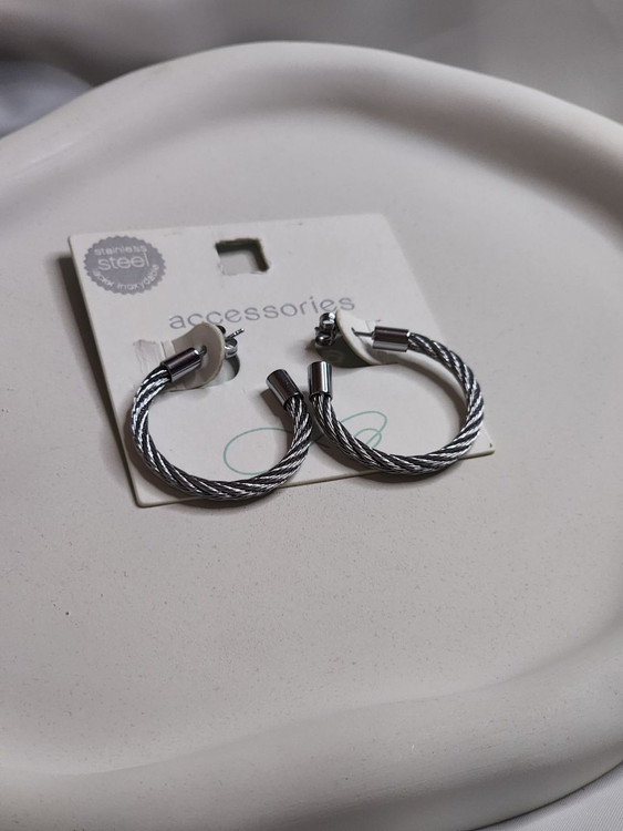 گوشواره استیل حلقه میخی