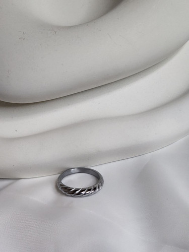 انگشتر رینگ استیل نقره ای